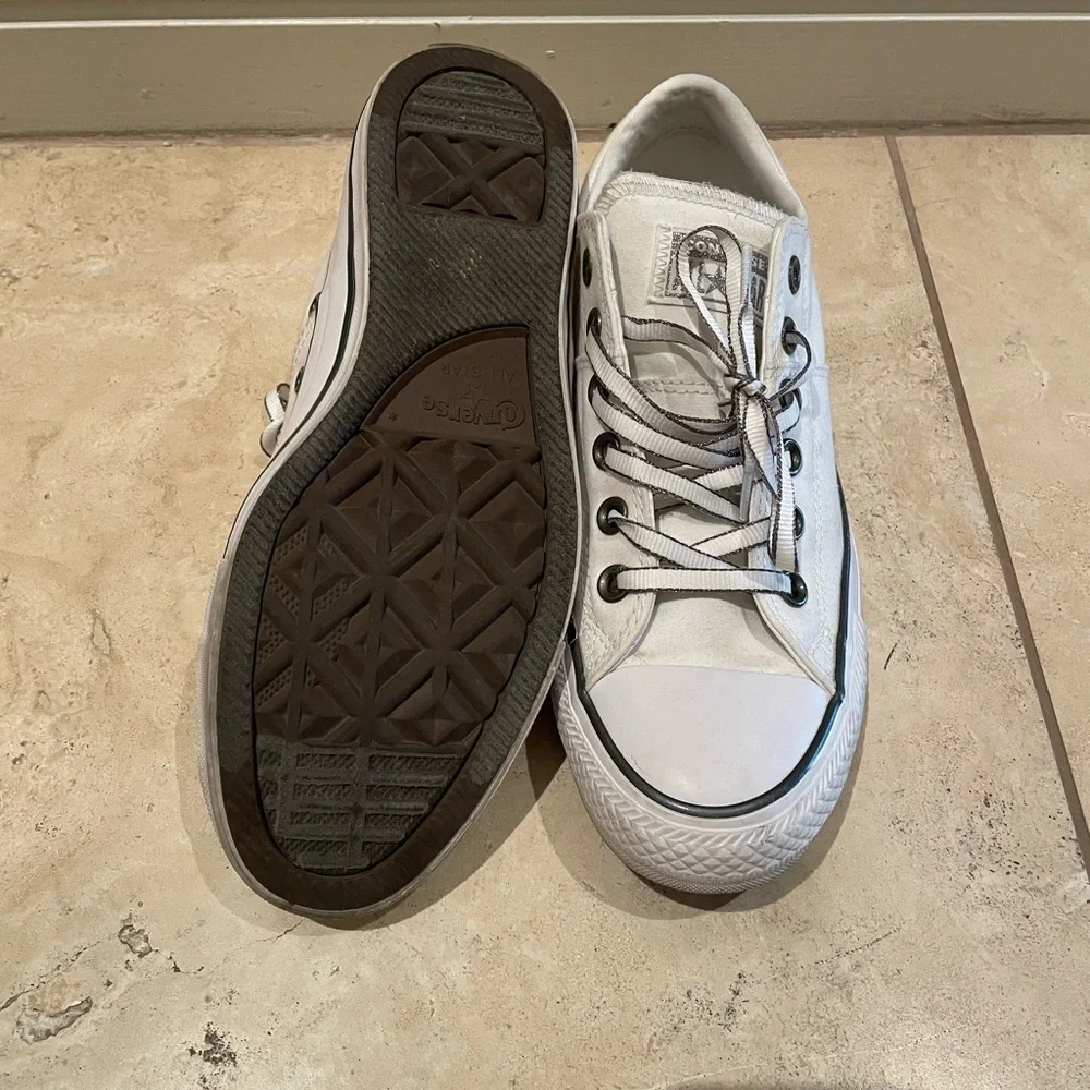 Converse White Low-Top Sneakers - Picture 4 of 4